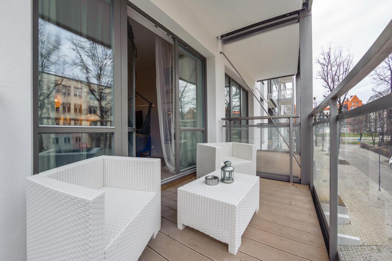 Sun & Snow Riverfront Apartment Gdansk